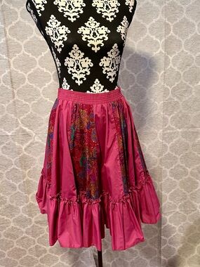 Vtg Malco Modes  Magenta Paisley Tiered western/prairie Skirt size S